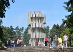 KAD PROŠLOST PROGOVORI: Kozara 84 godine kasnije, 1942–2026: Zoran M.Kos donosi kako su institucionalne dogme i selektivna amnezija depersonalizovale srpsku Golgotu Kozare!
