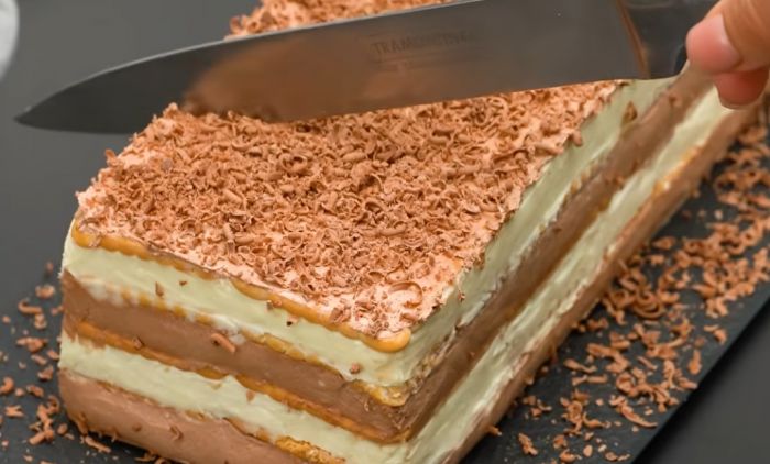 NAJLJEPŠA KREMASTA KEKS TORTA GOTOVA ZA 20 MINUTA: Zasladićete se i rashladiti i nećete odoleti još jednom parčetu