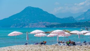 НЕПРИЈАТНО ИЗНЕНАЂЕЊЕ ЗА КУПАЧЕ У БАРУ: Канализација се излила у море