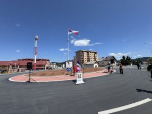 PALE DOBILE NOVI SIMBOL: Pušten u saobraćaj kružni tok vrijedan skoro milion KM (FOTO)