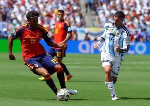 FINALE SVJETSKOG PRVENSTVA U FUDBALU: Na poluvremenu neriješeno između Španije i Argentine