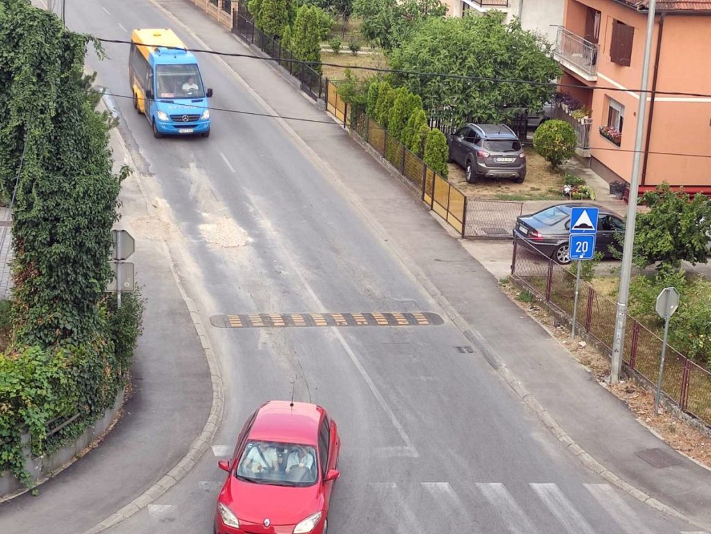 САНИРАН КВАР У ОБИЛИЋЕВУ: Радници „Водовода“ након писања медија изашли на терен