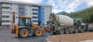 GRADI SE TRG PORODICE: Mašine i bageri u centru Foče, radovi uveliko u toku (FOTO)