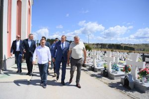 DODIK: Svaki bijeli krst na Novom Zejtinliku podsjeća da Srpska nije nastala slučajno