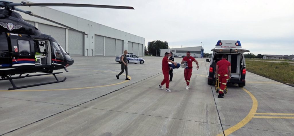 MAJKA I BEBA USPJEŠNO PREVEZENE HELIKOPTEROM MUP-a SRPSKE: Dva hitna medicinska transporta uspješno realizovana (FOTO)