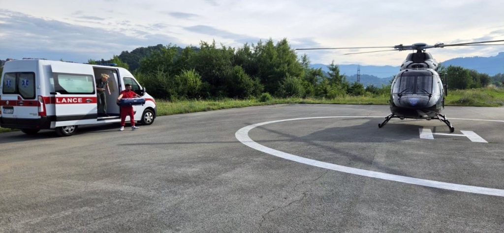 HITAN MEDICINSKI TRANSPORT: Pacijentkinja iz Banjaluke helikopterom prebačena u Beograd
