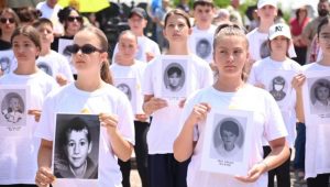 ОРИЋЕВЕ ХОРДЕ УБИЈАЛЕ И ДЕЦУ И ТРУДНИЦЕ: Језиви злочини и звјерства над нашим народом и Подрињу и Бирчу ни дан данас нису кажњени (ФОТО)