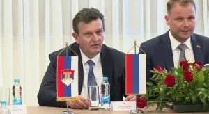JOŠ NIJE POZNAT ZAJEDNIČKI KANDIDAT ZA PREDSJEDNIKA SRPSKE: Opozicija u više kolona ide na izbore?