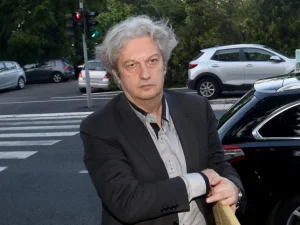„А ШТА ТИ ЖЕНА РАДИ? ГДЈЕ ТИ ЈЕ ЉУБАВНИЦА?“ Миломир Марић добио неочекивано питање у програму уживо од гошће, па поблиједио