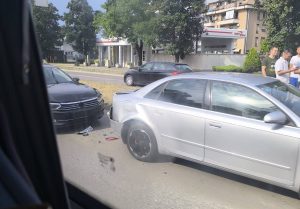 SAOBRAĆAJKA U BANJALUCI: Sudar nekoliko vozila, saobraćaj otežan (FOTO)