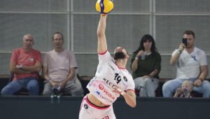 SPORT ZAVIJEN U CRNO: Poginuli poznati odbojkaš, njegov sin i supruga (FOTO)