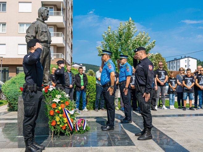 GODIŠNJICA SMRTI KOMADANTA ELITNE JEDINICE „BELI VUKOVI“: Ime Srđana Kneževića nikad neće biti zaboravljeno