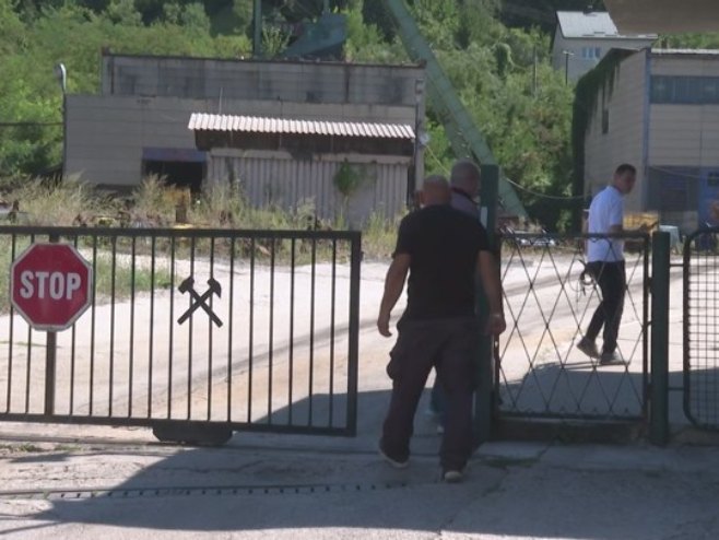 NAKON DUGIH TRINAEST DANA: Rudari prekinuli protest i izašli iz jame „Raspotočje“