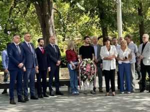 POČEO „61. KOČIĆEV ZBOR“: Minić, Golubović i Romić položili vijenac na spomenik Petru Kočiću (FOTO/VIDEO)