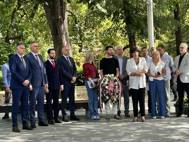 POČEO „61. KOČIĆEV ZBOR“: Minić, Golubović i Romić položili vijenac na spomenik Petru Kočiću (FOTO/VIDEO)