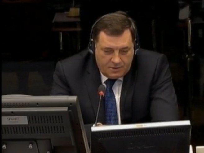 DODIK BIO SVJEDOK MLADIĆEVE ODBRANE: General mu salutirao na ulasku u sudnicu