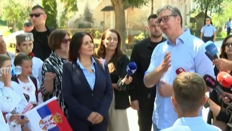VUČIĆ U JEZERU: Predsjednik Srbije posjetio opštine i sela koja su pretpjela jezive zločine u „Oluji“ (FOTO/VIDEO)