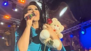 ZRENJANIN OBORIO REKORD POSJETE: Dragana Mirković tri sata pjevala pred hiljadama (FOTO)