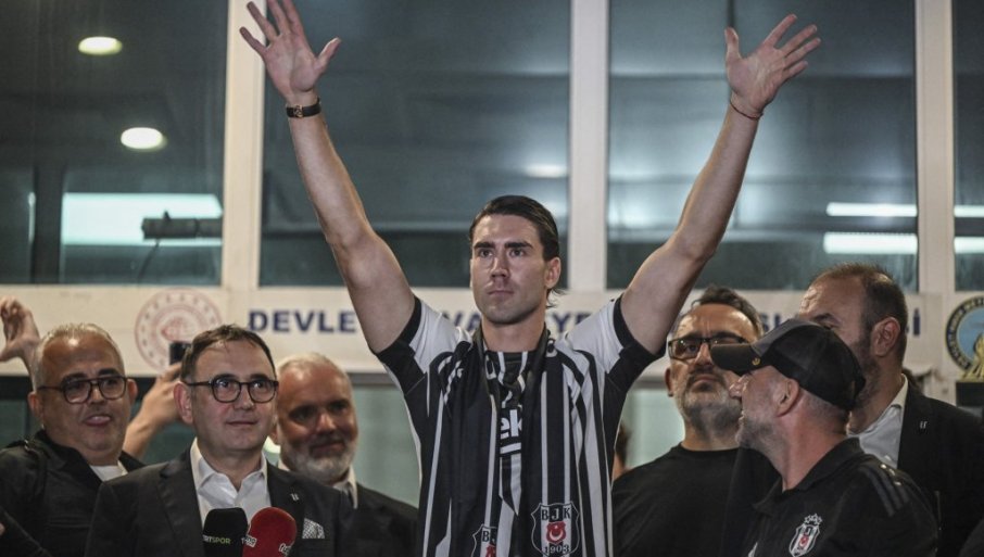 SAD JE I TO POZNATO: Evo koliko će Dušan Vlahović zarađivati u Bešiktašu – cifra od koje se običnom smrtniku zavrti u glavi!