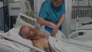 ALBANCI MU STAVILI KRPU U USTA, VEZALI GA ZA DRVO I TUKLI: Srbin sa KiM nakon stravičnog napada policajaca završio u šok sobi