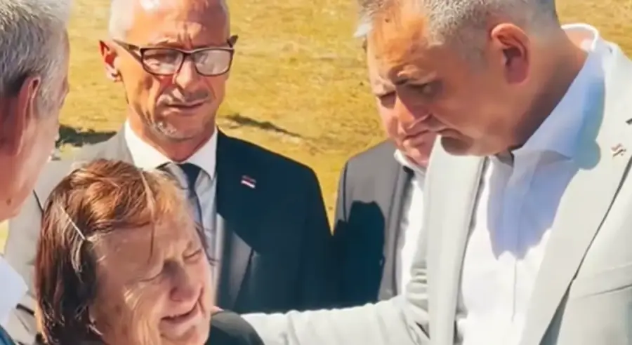 „ČOVJEK SE SKAMENI KAD STANE PRED MAJKU“: Minić posjetio Radušku Pavlović koja 31 godinu čeka da sazna šta se dogodilo njenom sinu (FOTO)
