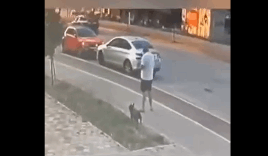 (UZNEMIRIJUĆE) OBJAVLJEN SNIMAK POKUŠAJA UBISTVA DABIĆA: Napadač obučen u crno ga prati, pa puca u blizini dječijeg igrališta (VIDEO)