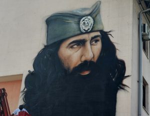 SRPSKA NE ZABORAVLJA SVOJE HEROJE: Oslikan mural vojvode Slavka Aleksića u Istočnom Novom Sarajevu