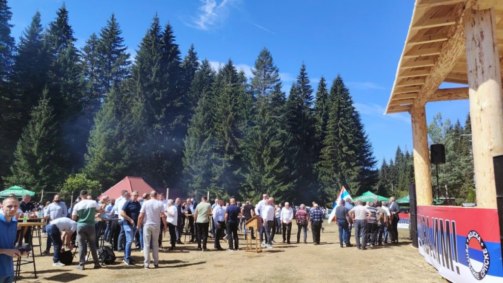 U HAN PIJESKU ODRŽAN SABOR BORACA: „Srpski borče, digni glavu! Imamo Republiku Srpsku“