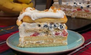NAJUKUSNIJA LJETNJA VOĆNA TORTA KOJU MORATE DA NAPRAVITE: Ne treba vam rerna i fil se ne kuva!