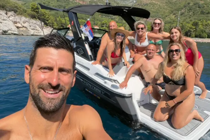 OSVAJA I TROFEJE I SRCA: Đoković oduševio turiste u Crnoj Gori (FOTO)