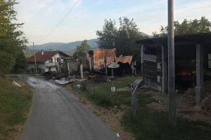 СТРАДАЛО СТАДО ОВАЦА И КОЗА: Мушкарац из Котор Вароша ухапшен збног подметања пожара у штали (ФОТО)