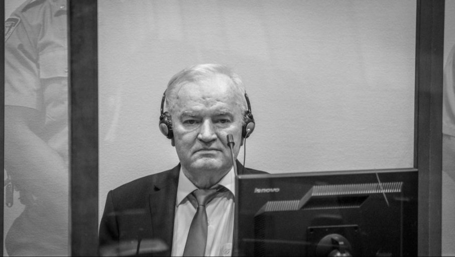 ISPOVIJEDIO SE, PRIČESTIO I UPOKOJIO SA KRSTOM U RUCI: Sveštenik bio sa generalom Mladićem u posljednjim trenucima