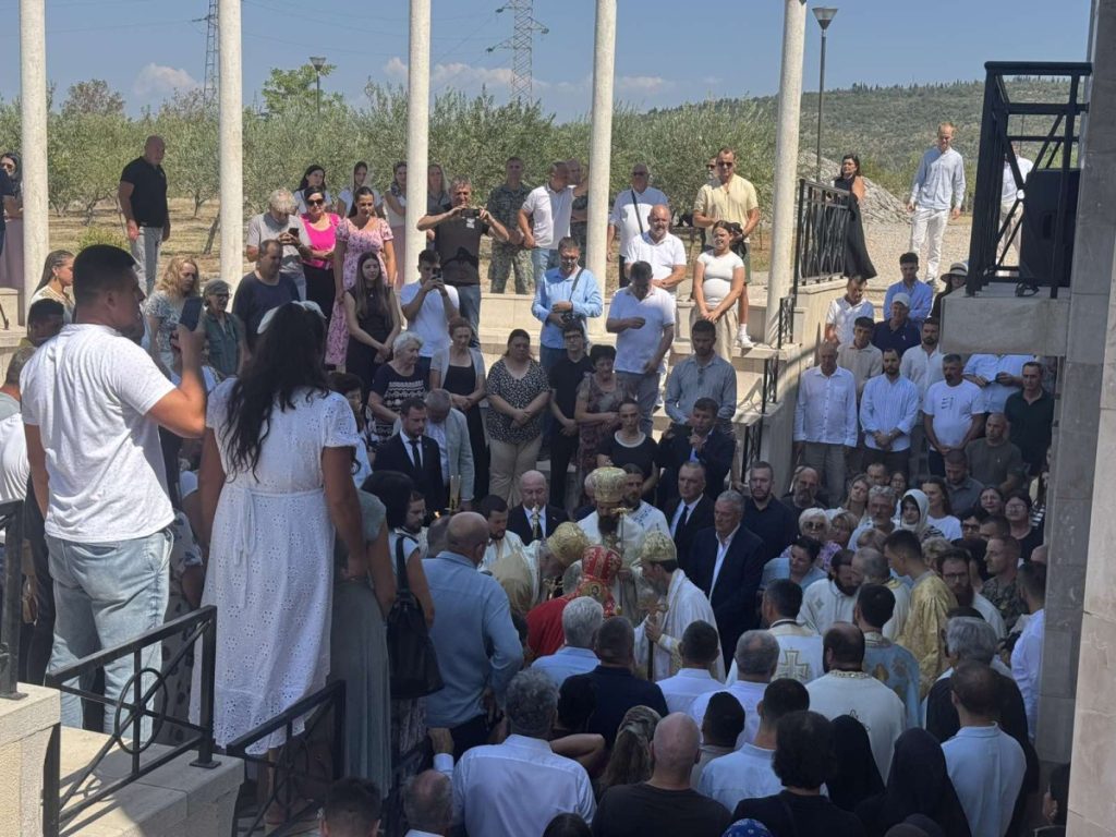 ŽIVU SRPSKU DJECU, ŽENE I STARCE BACALI U JAME: U Prebilovcima obilježena godišnjica jednog od najstrašnijih zločina nad našim narodom (FOTO)