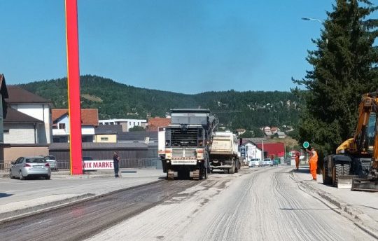 POČELA REKONSTRUKCIJA MAGISTRALNOG PUTA NA PALAMA: Ćosić najavio nastavak ulaganja u centralnu opštinu (FOTO)