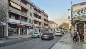 ТРЕБИЊЕ ДОБИЈА НОВИ ИЗГЛЕД: Стожији услови за постављање реклама у граду
