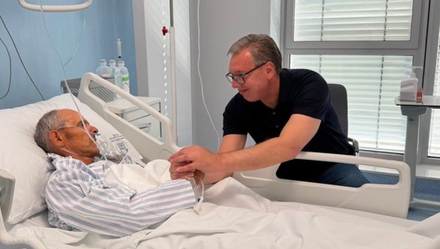 VUČIĆ POSJETIO PRETUČENOG SRBINA SA KOSOVA: „Rekao sam mu da ga cijela Srbija beskrajno voli“ (FOTO)