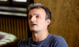 MISLIO JE DA BI IH DJECA SPASLA OD RAZVODA: Naš pjevač promijenio život iz korjena, pa u 40. dobio sina sa drugom ženom