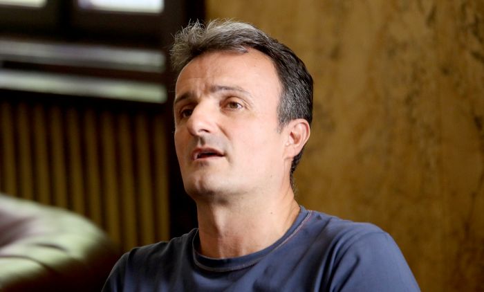 МИСЛИО ЈЕ ДА БИ ИХ ДЈЕЦА СПАСЛА ОД РАЗВОДА: Наш пјевач промијенио живот из корјена, па у 40. добио сина са другом женом