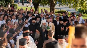 ВЕЛИКИ ДОГАЂАЈ ЗА ВЈЕРНИКЕ: Патријарх Порфирије свечано дочекан у Љубљани