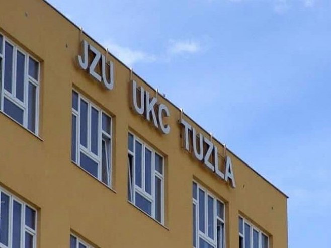 „DJEVOJČICE SU STABILNO“: Oglasila se direktorka škole u Tuzli nakon što je maloljetnica (15) nožem napala dvije učenice (14) (FOTO)