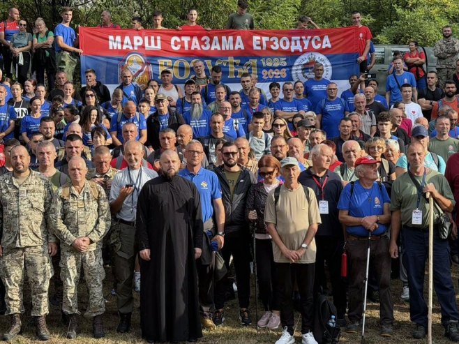 „НЕ СМИЈЕМО ЗАБОРАВИТИ СВОЈА ВЈЕКОВНА ОГЊИШТА“: Учесници марша „Стазама егзодуса“ кренули из Тумара ка Стогу