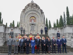 ОДАТА ПОЧАСТ ЈУНАЦИМА НА ЗЕЈТИНЛИКУ: Делегације из Српске и Србије обиљежиле годишњицу страдања српских војника у Првом свјетском рату