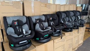 CRVENI KRST U BIJELJINI POMAŽE RODITELJIMA: Dijeli se 100 auto-sjedalica za bebe