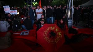 NAPETO PRED SUĐENJE U HAGU: Oko zgrade suda pristalice tzv. OVK, novinari, pojačano prisustvo policije