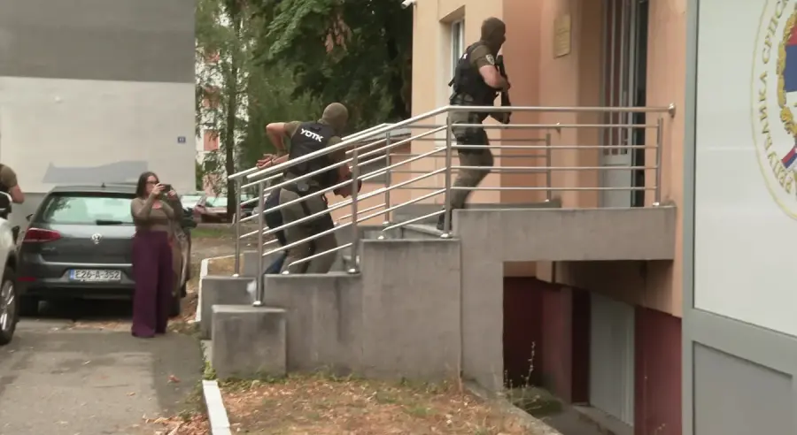 ТУЖИЛАШТВО ТРАЖИ ПРИТВОР ЗА БАРТУЛУ: Сумња се да је возио аутомобил из којег је пуцано на Пандуревића (ВИДЕО)