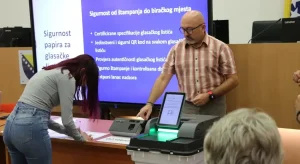 ЦИК БиХ АНГАЖОВАО ФИРМУ КОЈА ЋЕ КОНТРОЛИСАТИ ИЗБОРНЕ ТЕХНОЛОГИЈЕ: Уговор предвиђа строгу повјерљивост