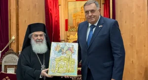 „VELIKA JE ČAST U PRAVOSLAVOJ TRADICIJI BITI HADŽIJA“: Dodiku dodijeljena gramata kao svjedočanstvo svjedočanstvo vjere i hodočašća Svetom zemljom (FOTO)