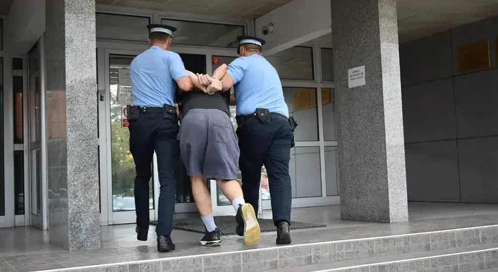 UŽAS KOD GRADIŠKE: Pet muškaraca uhapšeno zbog obljube maloljetnica