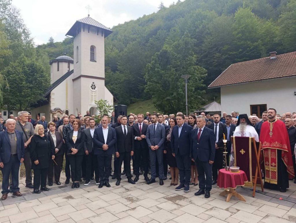 UBIJANA I DJECA OD DVIJE GODINE: U manastiru Glogovac obilježavanje 31 godine od egzodusa Srba iz Donjeg Vakufa (FOTO)