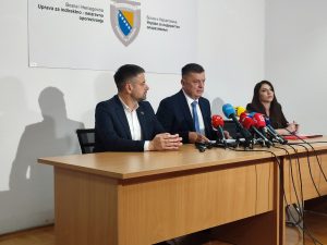 ПРИСТИГЛО 1.4000 ЗАХТЈЕВА: Уручена прва рјешења за поврат ПДВ-а на куповину прве некретнине у Добоју и Бањалуци